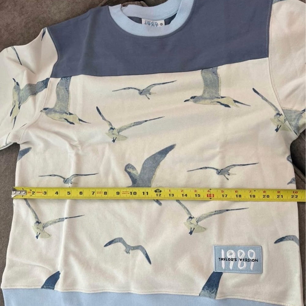 Taylor Swift 1989 seagull sweater - Picture 2 of 3